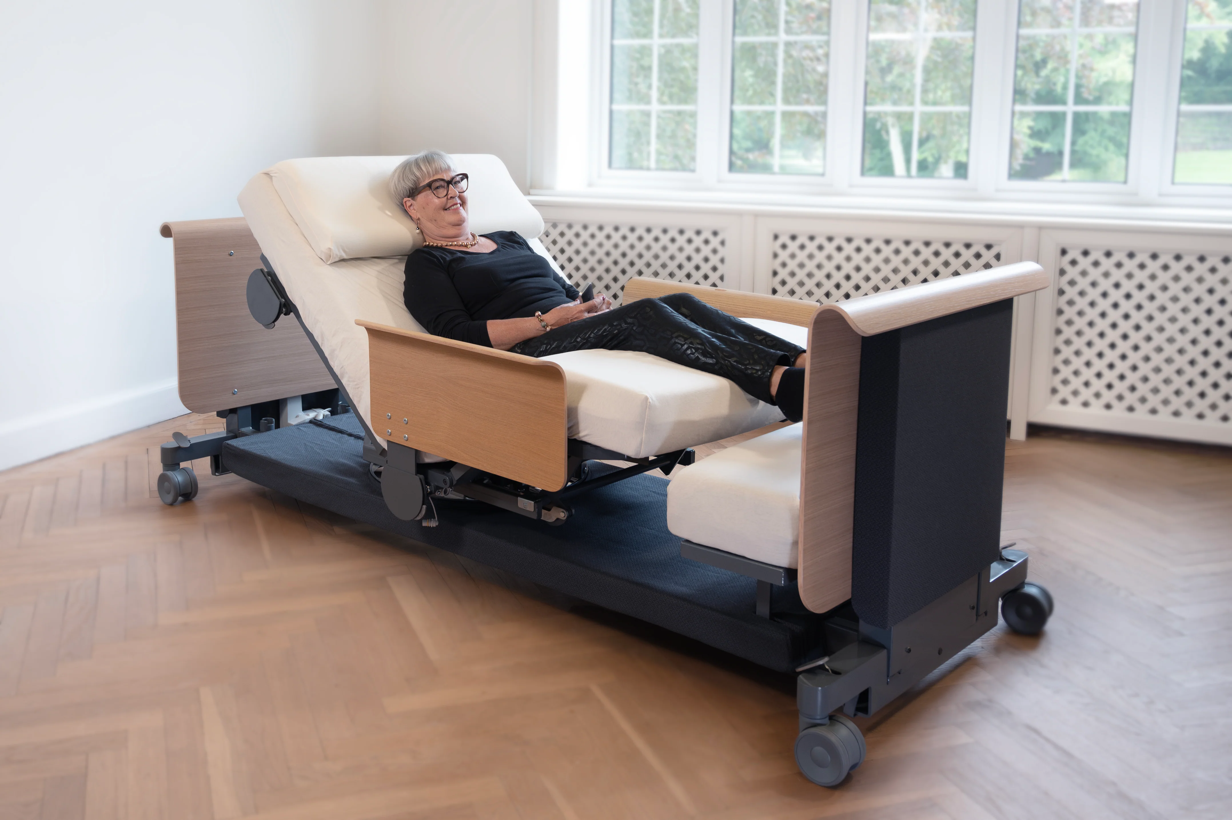 Rotating ChairBed Free - Hi-Lo Adjustable Bed - Image 3